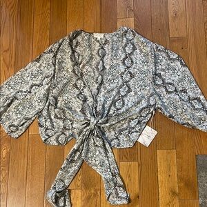 Blu Pepper Gray Snake Print Blouse